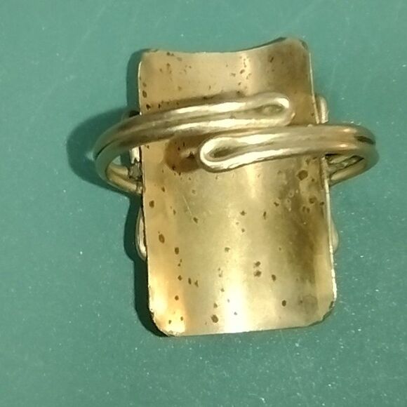 Vintage Silver Metal Ring with Square Cut Yellow Stone, in Rope Turn Setting - Picture 4 of 5